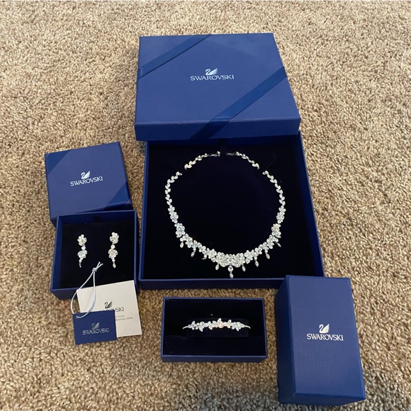 Swarovski X Miranda Kerr: A Collection of Wishes earrings - Picture 6 of 6